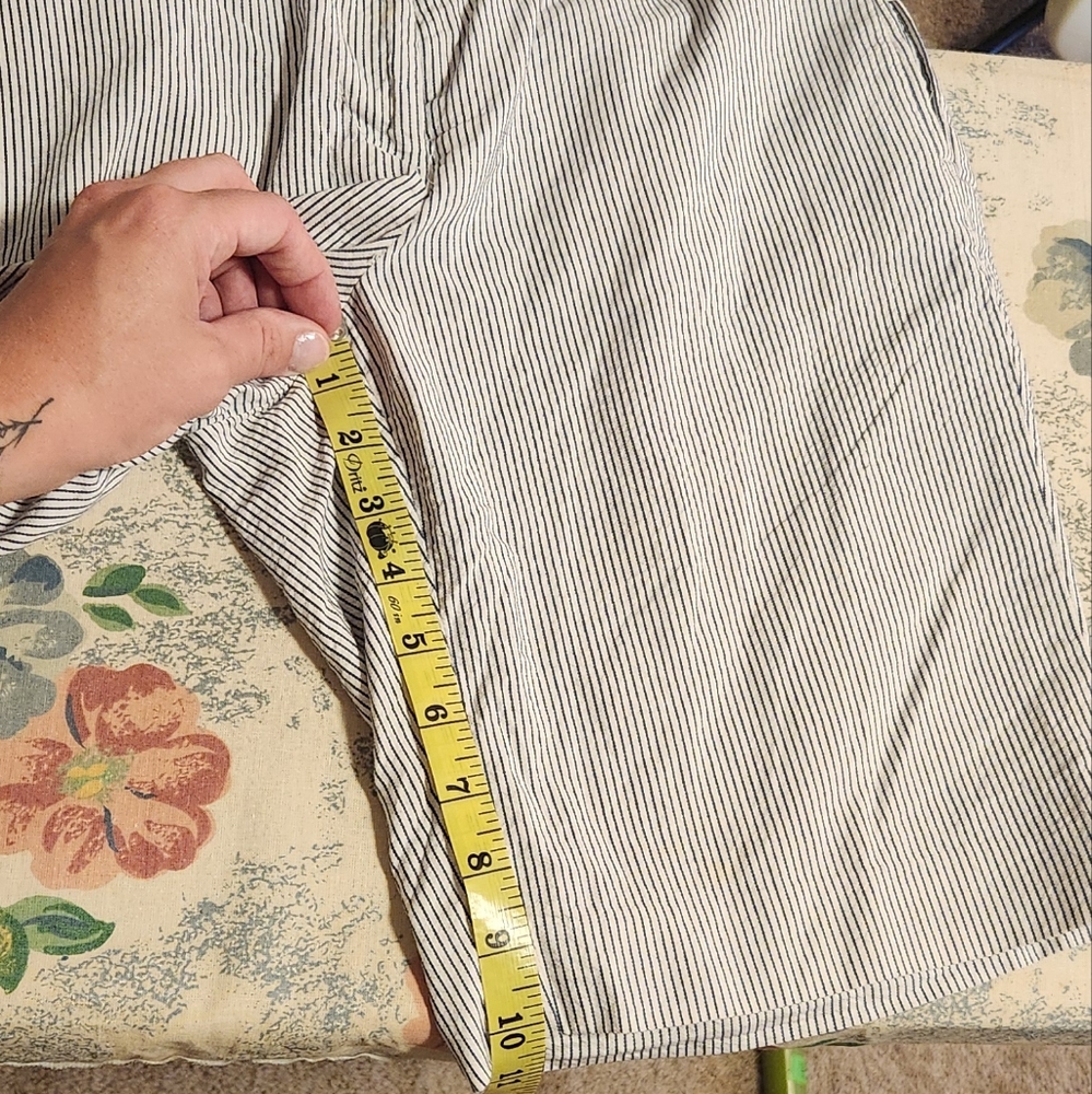 J. Crew Black and White Striped Women's Bermuda Shorts Size 8 - Picture 3 of 5